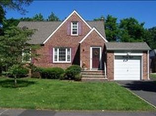 28 Keith Jeffries Ave, Cranford, NJ 07016