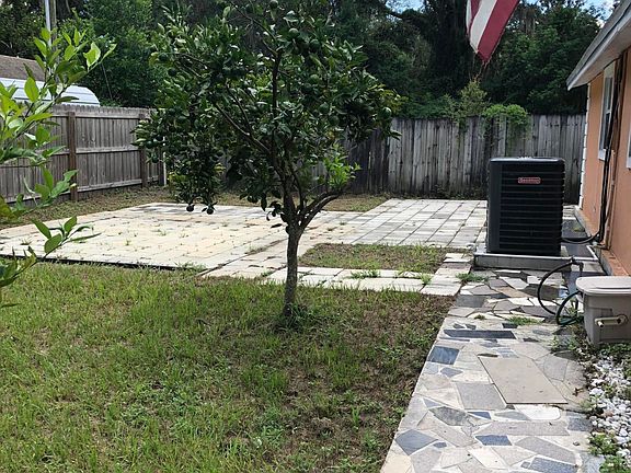 2nd image of 5122 Delphin Ln