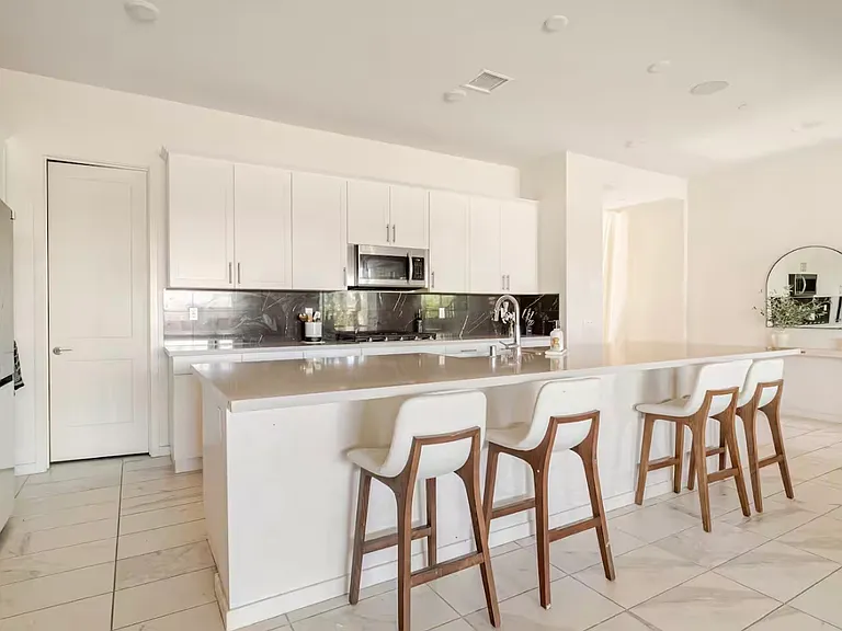4738 S Reese Way — Photo 4