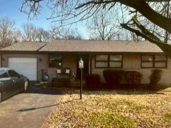 210 Pepper Ln, Paducah, KY 42001
