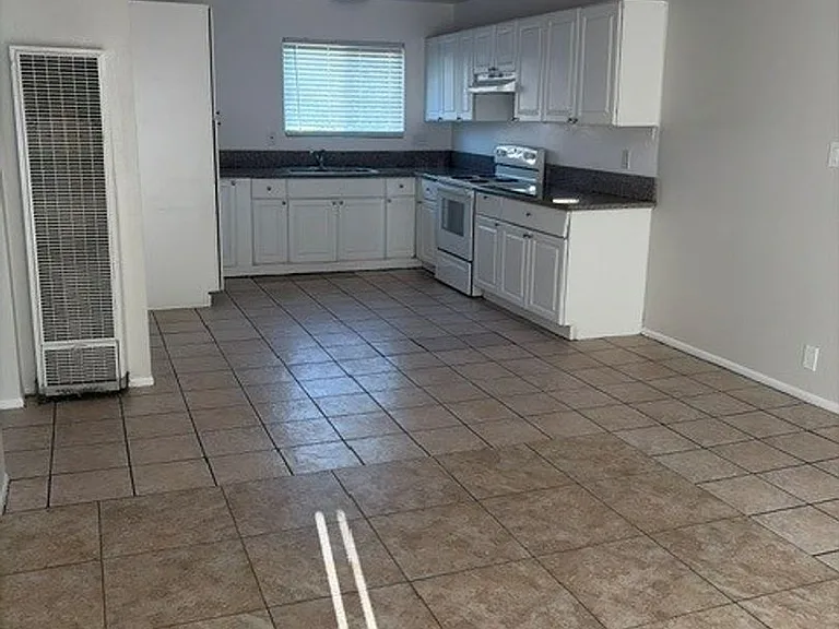931 Bishop St — Photo 6