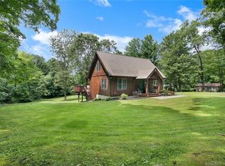 18 Scuppo Rd, Woodbury, CT 06798