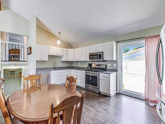 4th image of 25582 W Wacker Dr