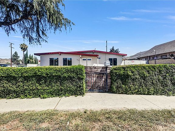 2nd image of 2065 W Orange Grove Ave