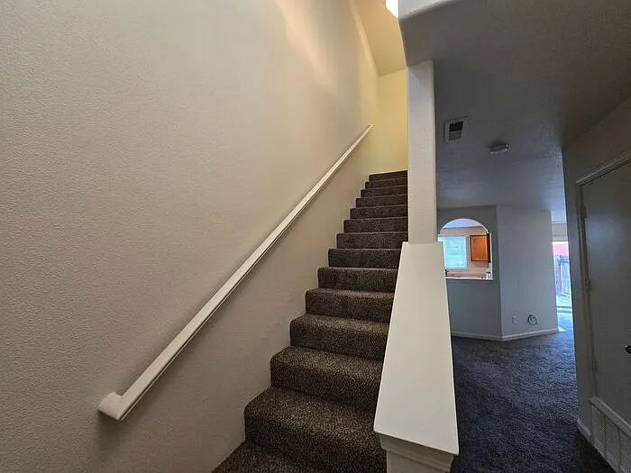 215 Meadowood Ct #A — Photo 8