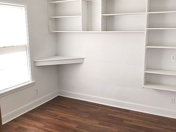 3rd image of 2208 Lakeview Ave