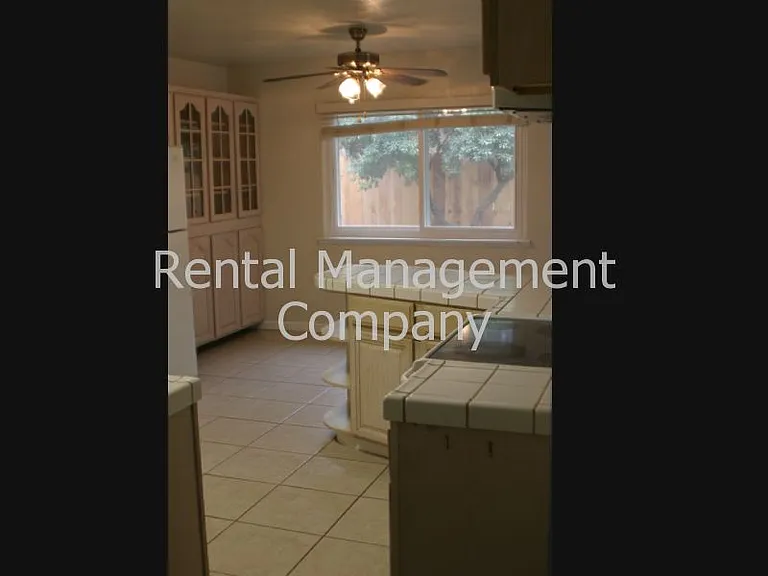 3886 E Rialto Ave — Photo 4