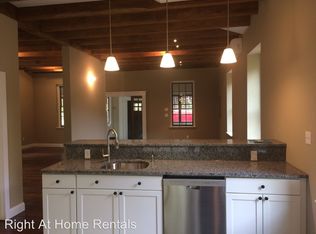 239 Red Bridge Rd, Kintnersville, PA 18930