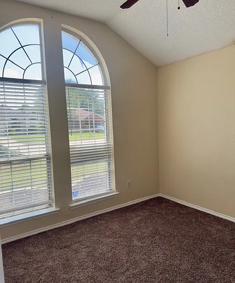 624 Beatty Dr — Photo 5