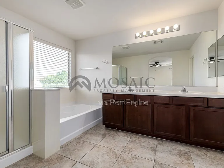 2656 E Boston St — Photo 18