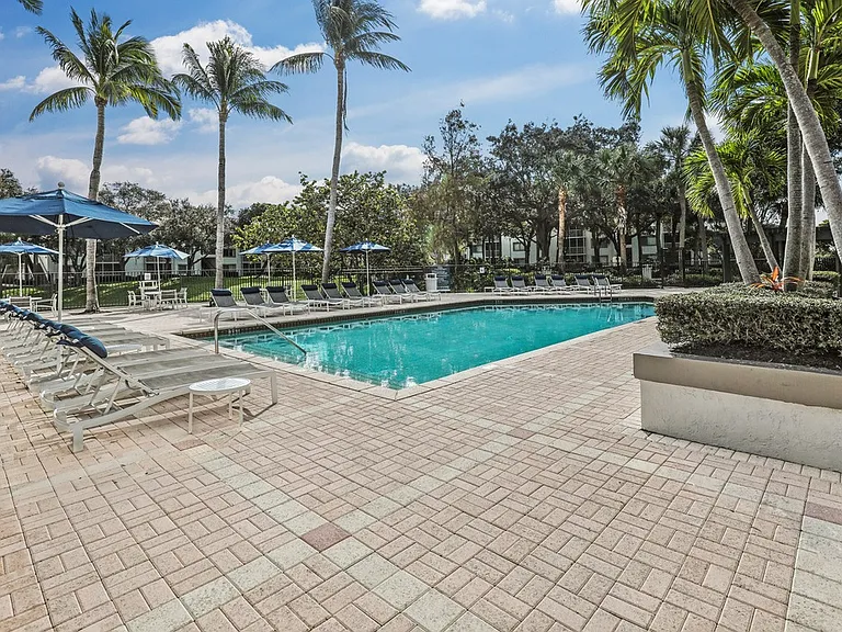 The Cove at Boynton Beach Apartments — Photo 6