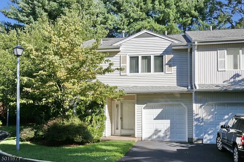 1st image of 1 Meadowview Ter #1