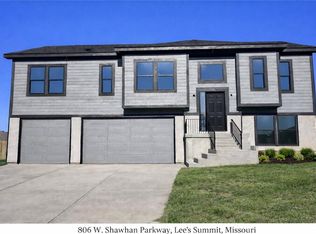806 W Shawhan Pkwy, Lone Jack, MO 64086