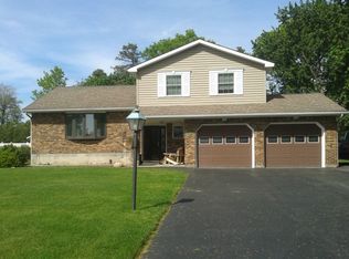 5326 Hickory Dr, Schenectady, NY 12303