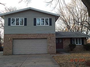 2518 E Columbia Ave, Davenport, IA 52803