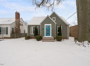 2085 Hampton Rd, Rocky River, OH 44116