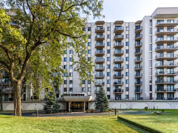 190 S Wood Dale Rd APT 402, Wood Dale, IL 60191