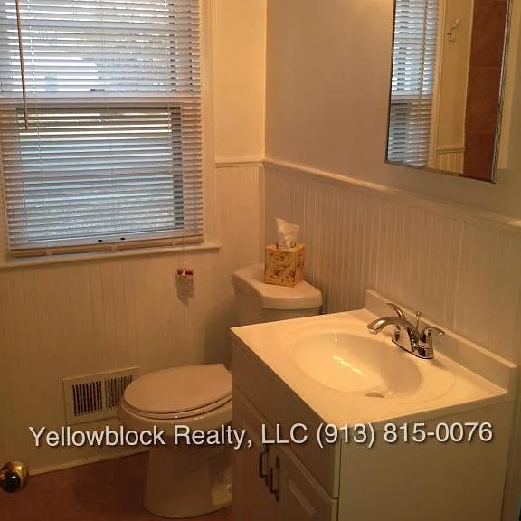 5717 W 75th St — Photo 6