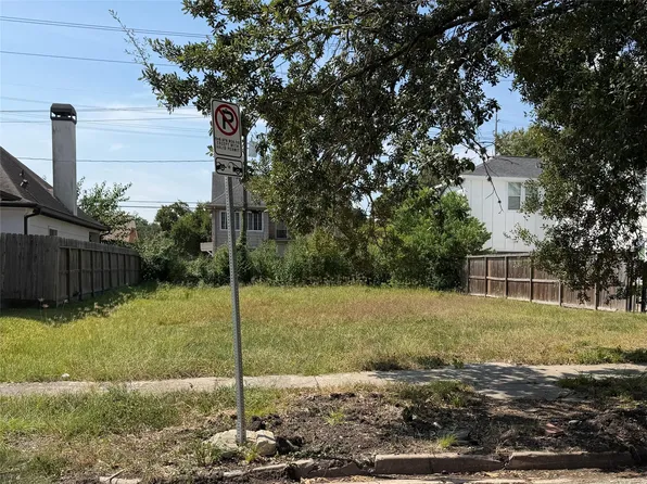2810 Rosewood St, Houston, TX 77004
