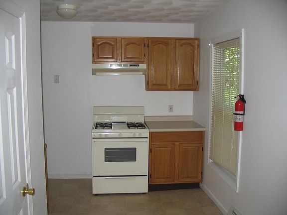 4th image of 26 Cowesett Ave #A