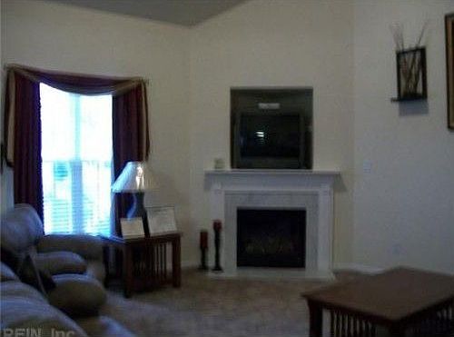 5th image of 1003 Erin Dr