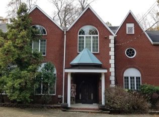 354 Deere Park Pl, Staten Island, NY 10301