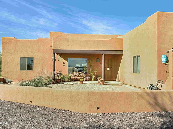 3rd image of 914 E CARLISE Road