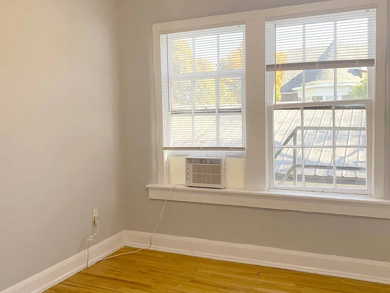 Sycamore Manor Apartments — Photo 16