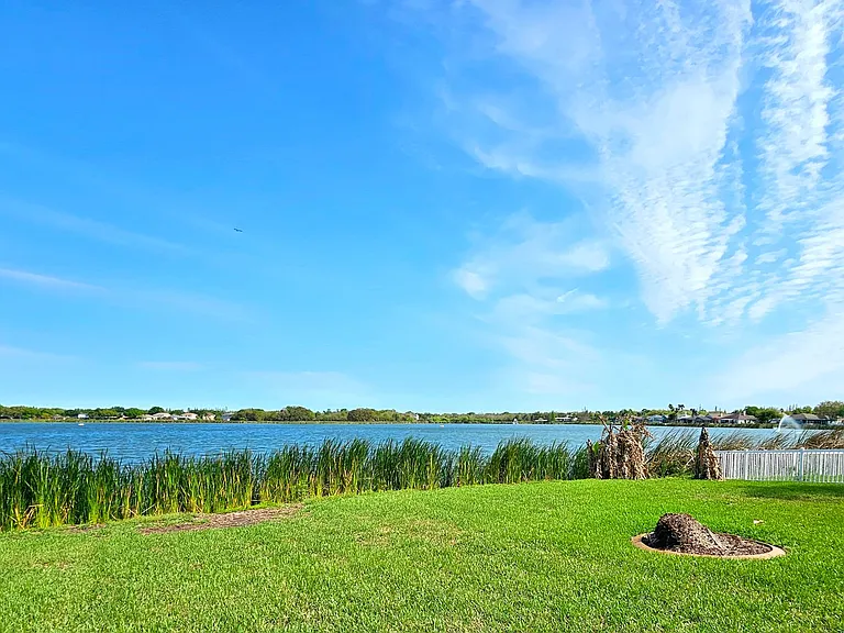7209 Colonial Lake Dr — Photo 47