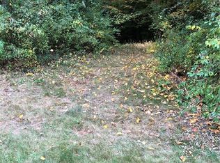 35 Brighton Dr, East Granby, CT 06026