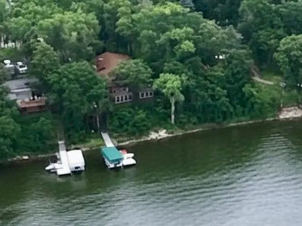 51216 Pelican Point Dr, Detroit Lakes, MN 56501