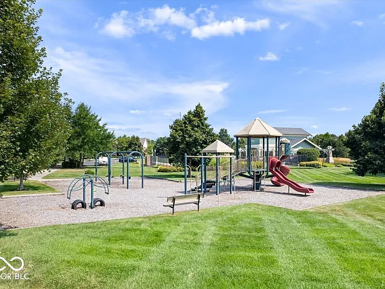 2641 Dawn Ridge Dr — Photo 38