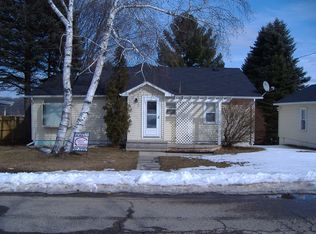 210 N Lake St, Harrison, MI 48625