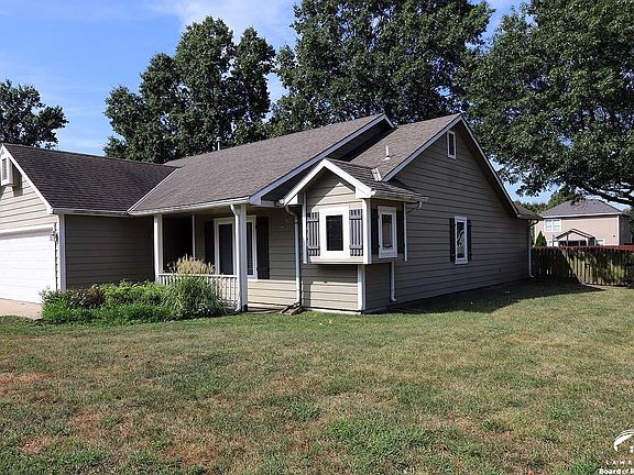 2nd image of 2701 Meadow Pl