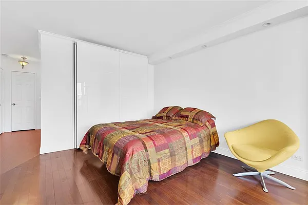 Rented by R New York | media 6