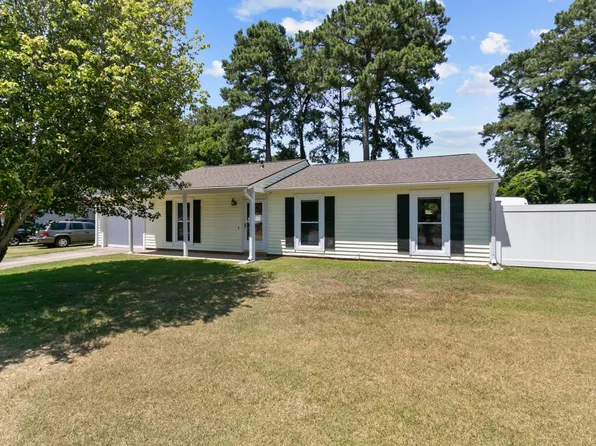 4540 Chambersburg Rd, Fayetteville, NC 28314