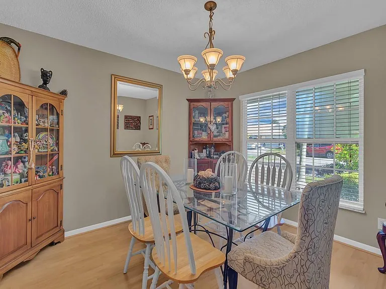 1045 Clipper Rd — Photo 10