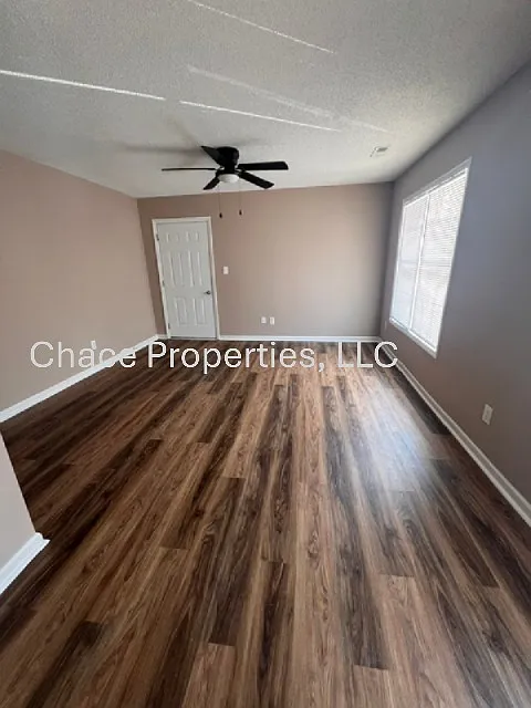 2 bed, $950 — Photo 2