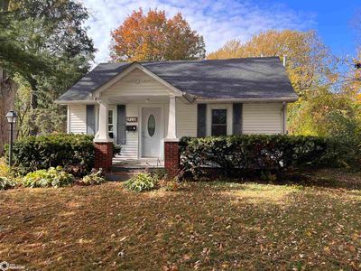 910 N 10th St, Fairfield, IA, 52556