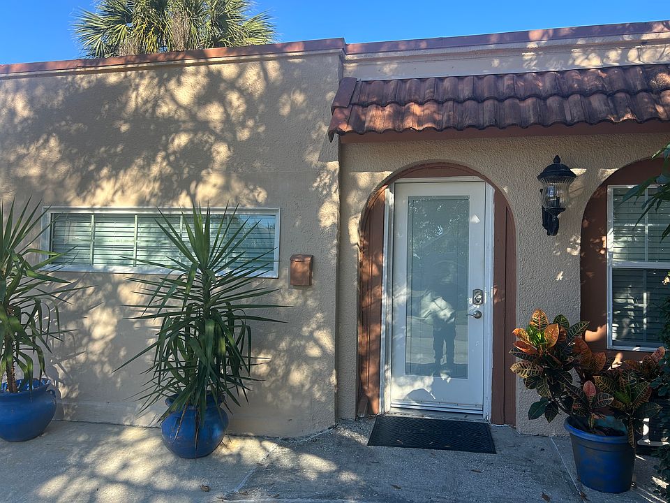 1st image of 726 N Peninsula Dr APT 1