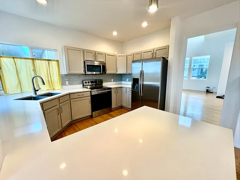 4113 S 220th Pl — Photo 2