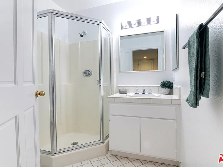 1650 Veteran Ave #306 — Photo 13