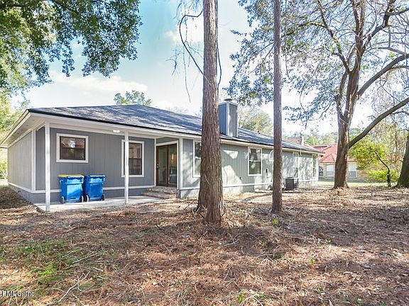 Large Yard Rear View