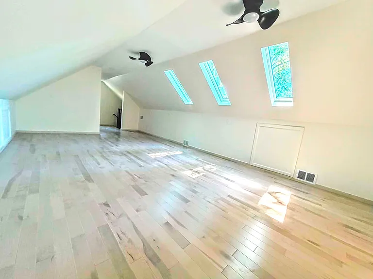 15460 Brookfield St — Photo 16