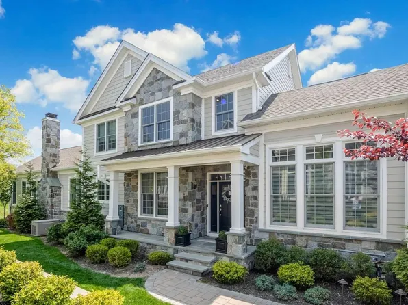 6 Pleasant View Ln, Franklin Lakes, NJ 07417