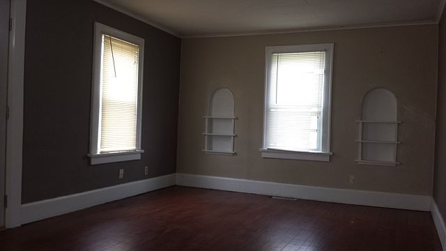 2nd image of 521 Willard Ave