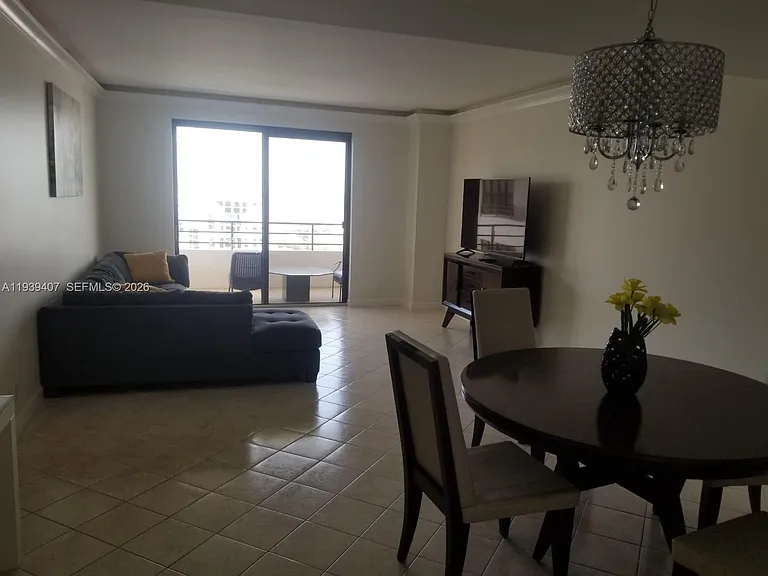 2500 Parkview Dr #2517 — Photo 5