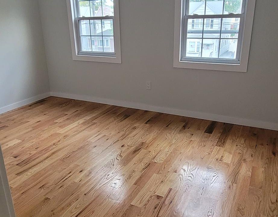 1st image of 1010 E 86th St