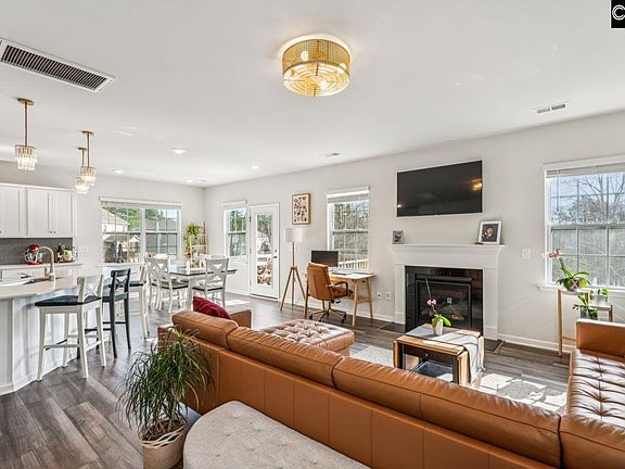 5th image of 221 Shadowbrook Way