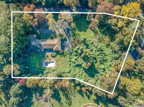 169 Middle Neck Road, Sands Point, NY 11050